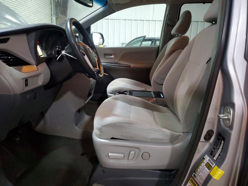 54676006 :رقم المزاد ، 5TDKK3DCXFS583983 vin ، 2015 Toyota Sienna مزاد بيع
