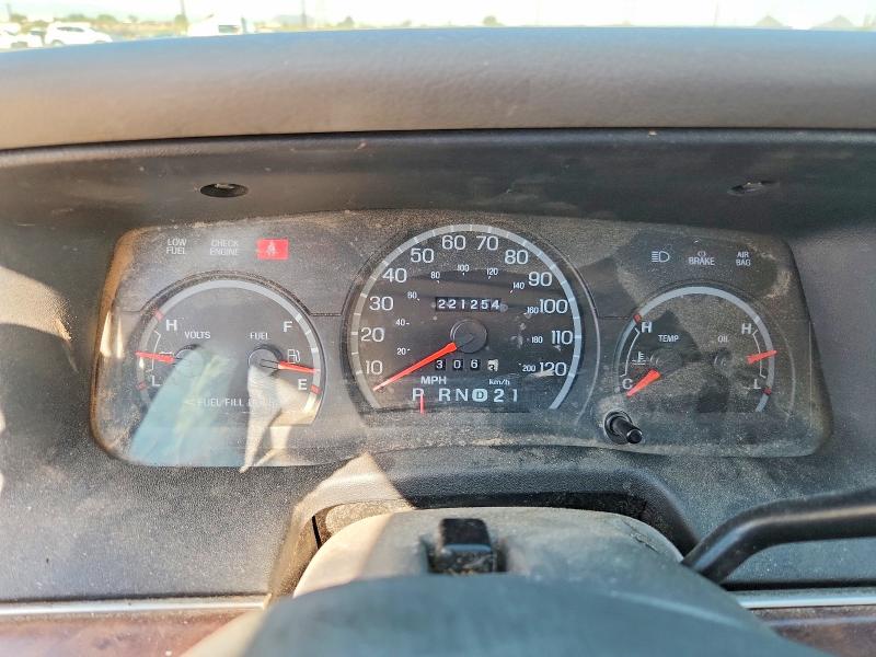 53280046 :رقم المزاد ، 2FAFP74W0YX214325 vin ، 2000 Ford Crown Victoria مزاد بيع