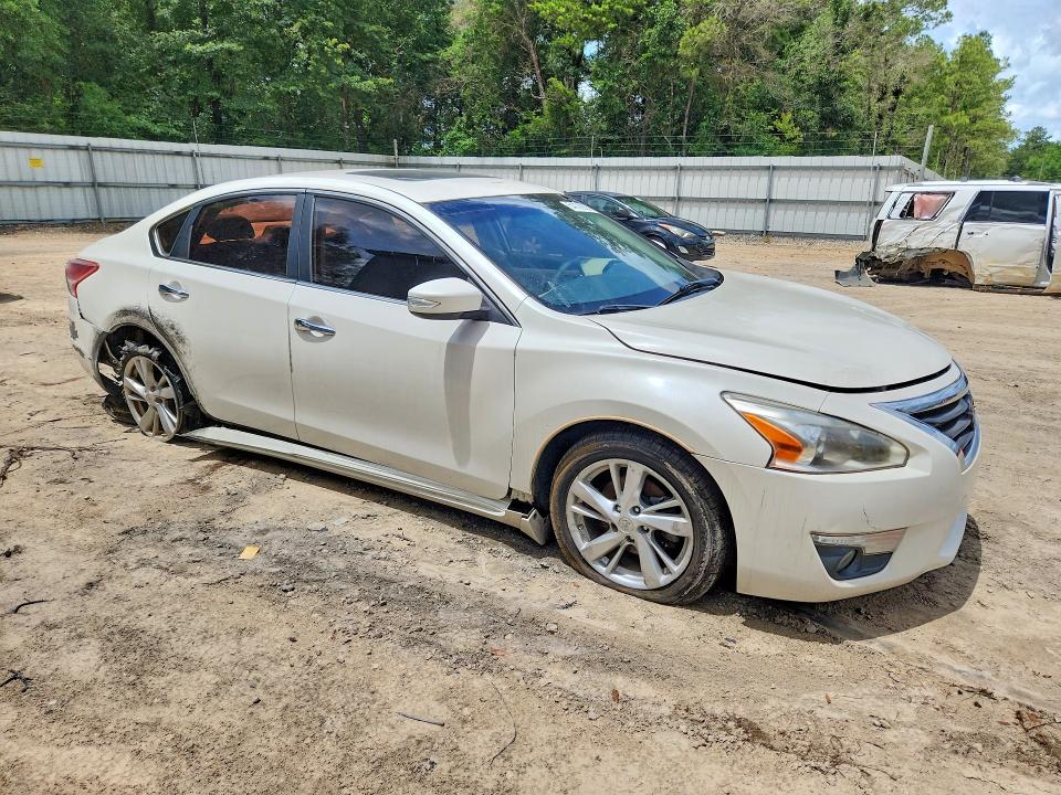 2015 Nissan Altima მანქანა იყიდება აუქციონზე, vin: 1N4AL3AP3FC190334, აუქციონის ნომერი: 54709336