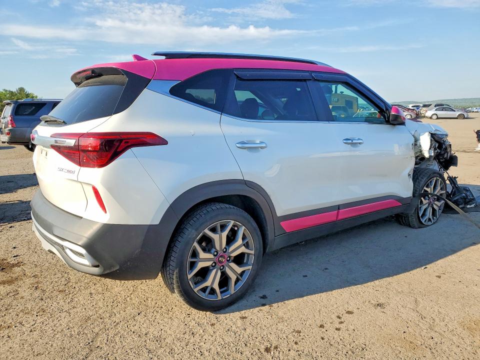 2021 Kia Seltos მანქანა იყიდება აუქციონზე, vin: KNDETCA29M7043621, აუქციონის ნომერი: 52518536
