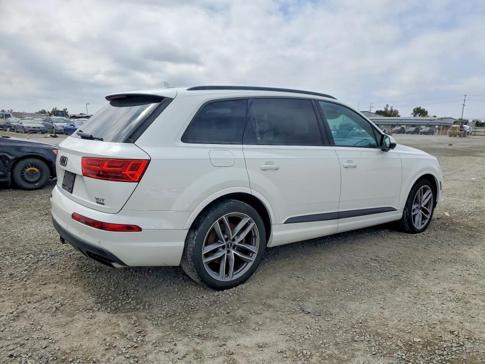 2017 Audi Q7 მანქანა იყიდება აუქციონზე, vin: WA1VAAF73HD039337, აუქციონის ნომერი: 53425636
