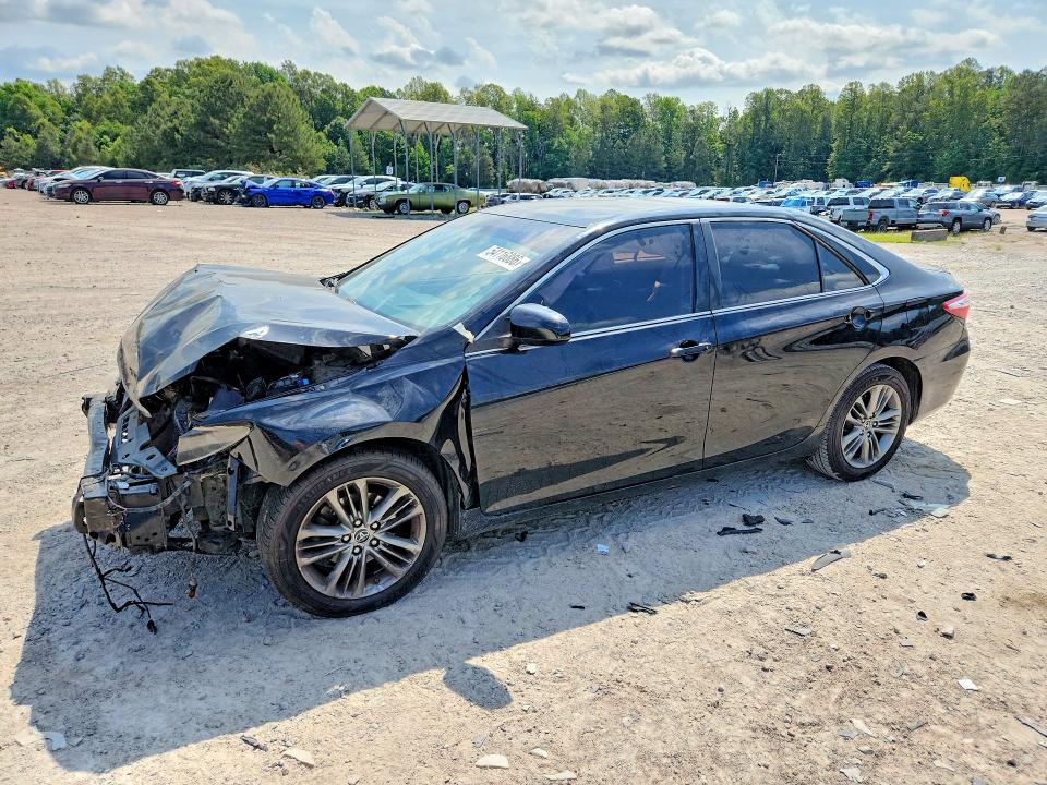 54116886 :رقم المزاد ، 4T1BF1FKXFU498050 vin ، 2015 Toyota Camry مزاد بيع