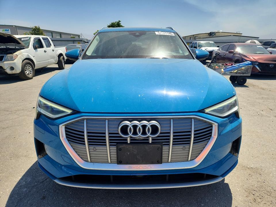 Продажа на аукционе авто 2019 Audi E-tron, vin: WA1VABGE0KB016507, номер лота: 52081146