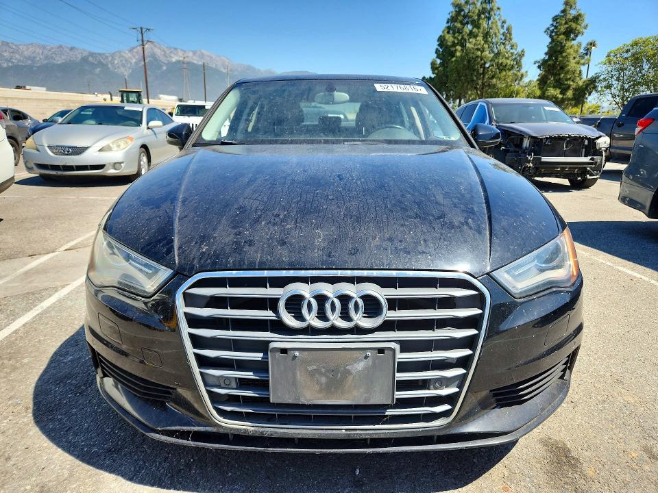 52176816 :رقم المزاد ، WAUAJGFF3F1101524 vin ، 2015 Audi A3 مزاد بيع