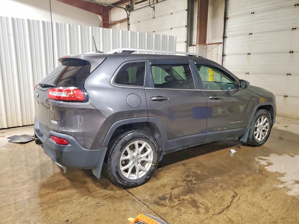 52186896 :رقم المزاد ، 1C4PJMCS8GW102928 vin ، 2016 Jeep Cherokee مزاد بيع