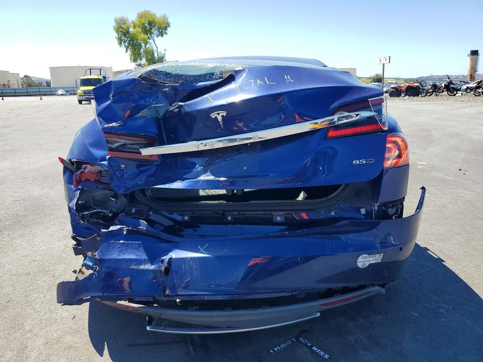 Продажа на аукционе авто 2015 Tesla Model S, vin: 5YJSA1E20FF116413, номер лота: 53019576