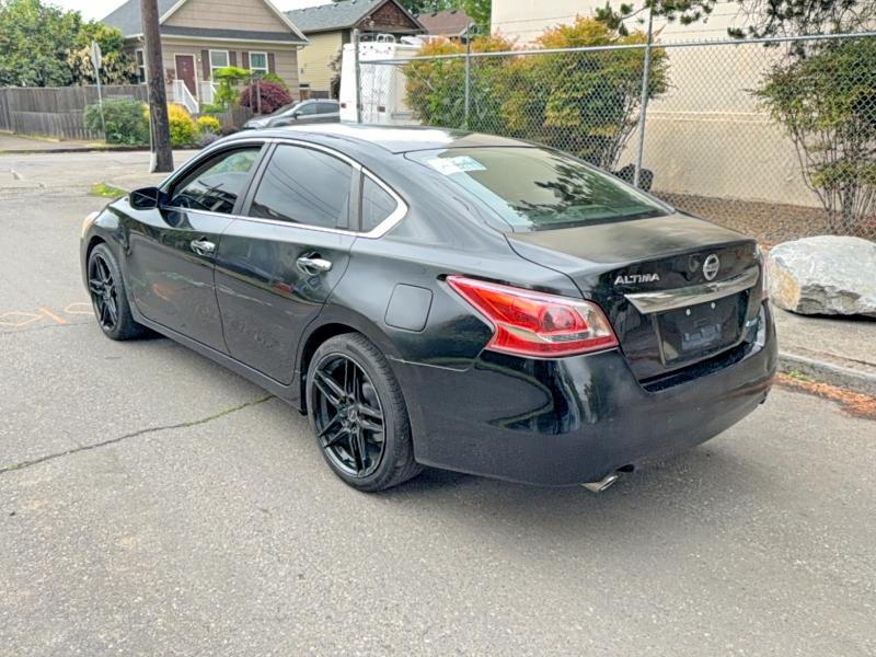 2013 Nissan Altima მანქანა იყიდება აუქციონზე, vin: 1N4AL3AP2DN572498, აუქციონის ნომერი: 55793246