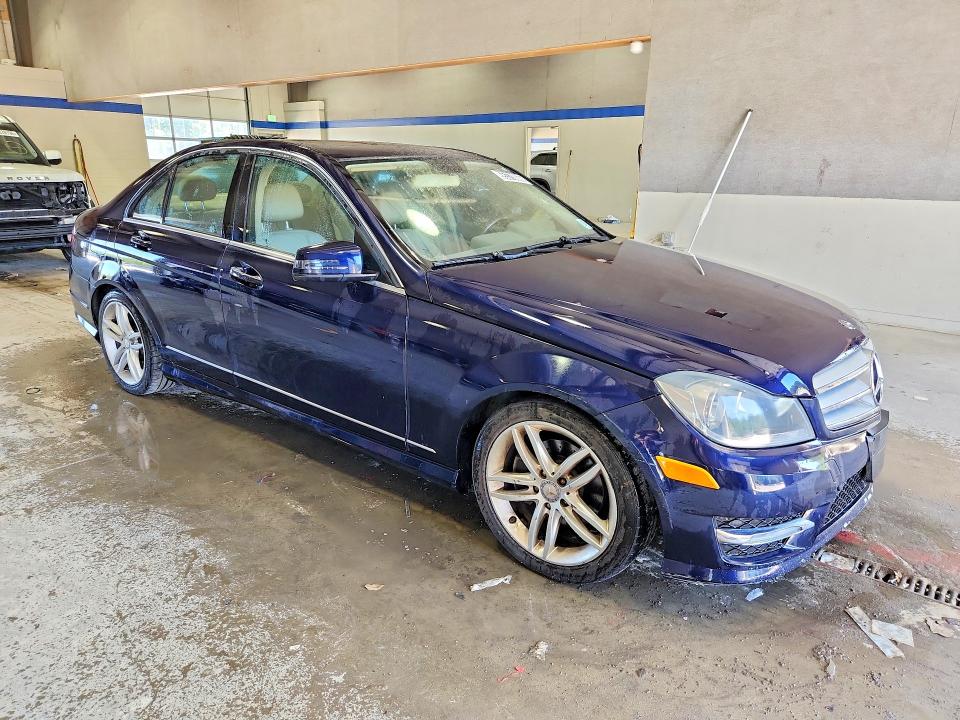 2012 Mercedes-benz C მანქანა იყიდება აუქციონზე, vin: WDDGF8BB1CR228301, აუქციონის ნომერი: 55370866