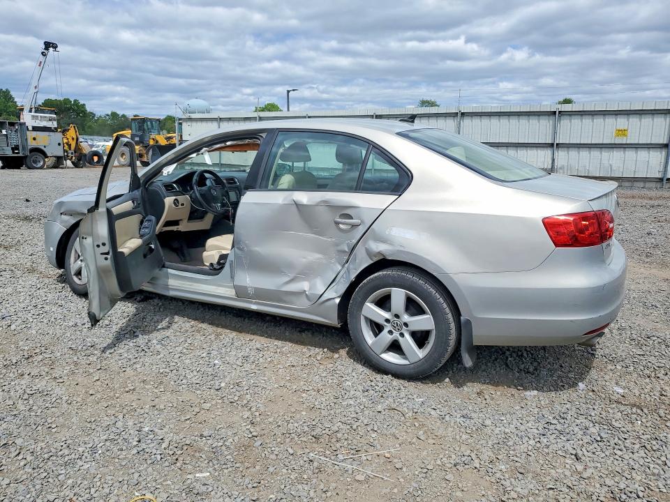 53760106 :رقم المزاد ، 3VWDP7AJ8CM313020 vin ، 2012 Volkswagen Jetta مزاد بيع