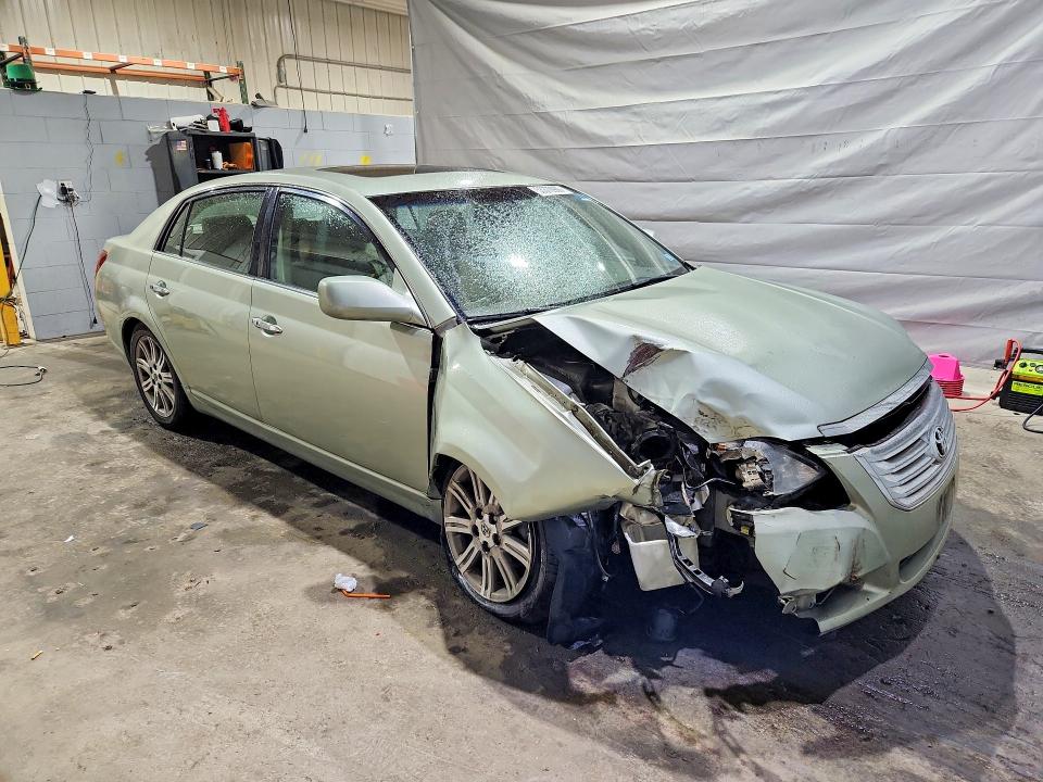 53370986 :رقم المزاد ، 4T1BK36B28U316819 vin ، 2008 Toyota Avalon مزاد بيع