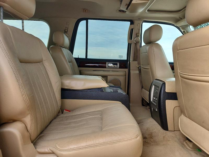 52557626 :رقم المزاد ، 5LMFU27556LJ10540 vin ، 2006 Lincoln Townhouse Navigator مزاد بيع