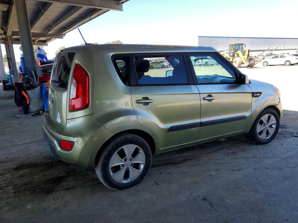 54081656 :رقم المزاد ، KNDJT2A57D7570186 vin ، 2013 Kia Soul مزاد بيع