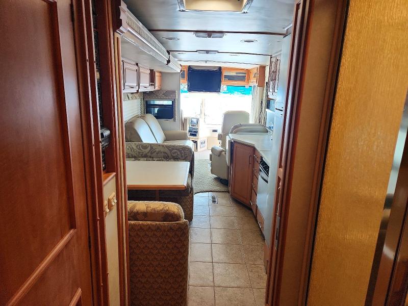 Продаж на аукціоні авто 2005 Winnebago Journey, vin: 4UZAAHDC15CN76315, номер лоту: 54921296