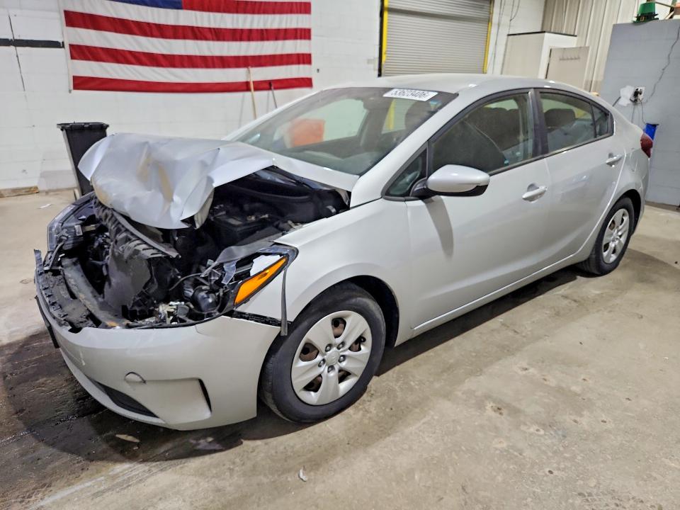 2018 Kia Forte მანქანა იყიდება აუქციონზე, vin: 3KPFK4A74JE192894, აუქციონის ნომერი: 53623406