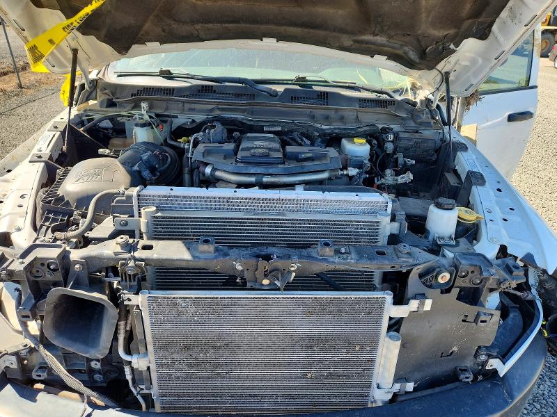 54229966 :رقم المزاد ، 3C6UR4HL0JG424392 vin ، 2018 Ram 2500 مزاد بيع