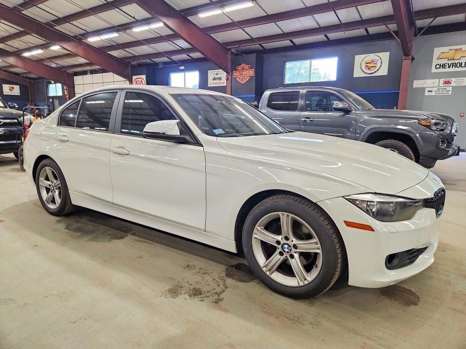 2013 Bmw 328 მანქანა იყიდება აუქციონზე, vin: WBA3B5C54DF596337, აუქციონის ნომერი: 54713806