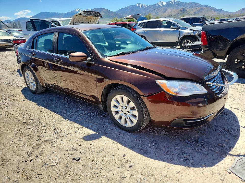 52030726 :رقم المزاد ، 1C3CCBAGXDN723623 vin ، 2013 Chrysler 200 مزاد بيع