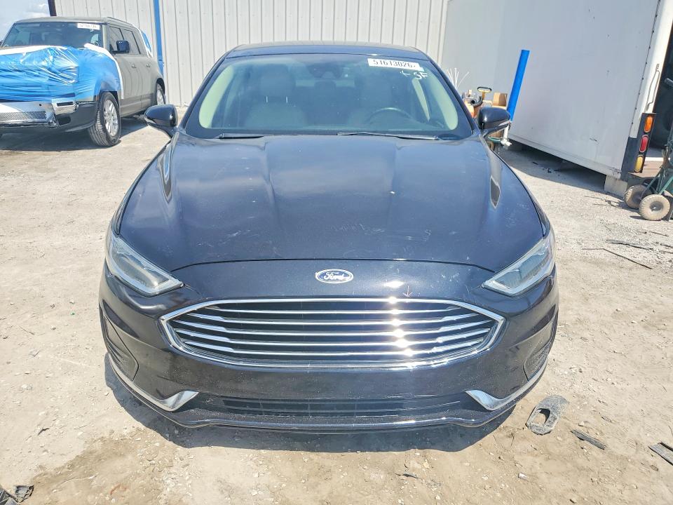 51613026 :رقم المزاد ، 3FA6P0CD0KR236872 vin ، 2019 Ford Fusion مزاد بيع