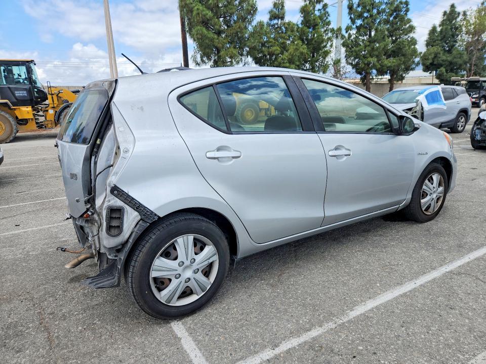 55039936 :رقم المزاد ، JTDKDTB32C1506871 vin ، 2012 Toyota Prius C مزاد بيع