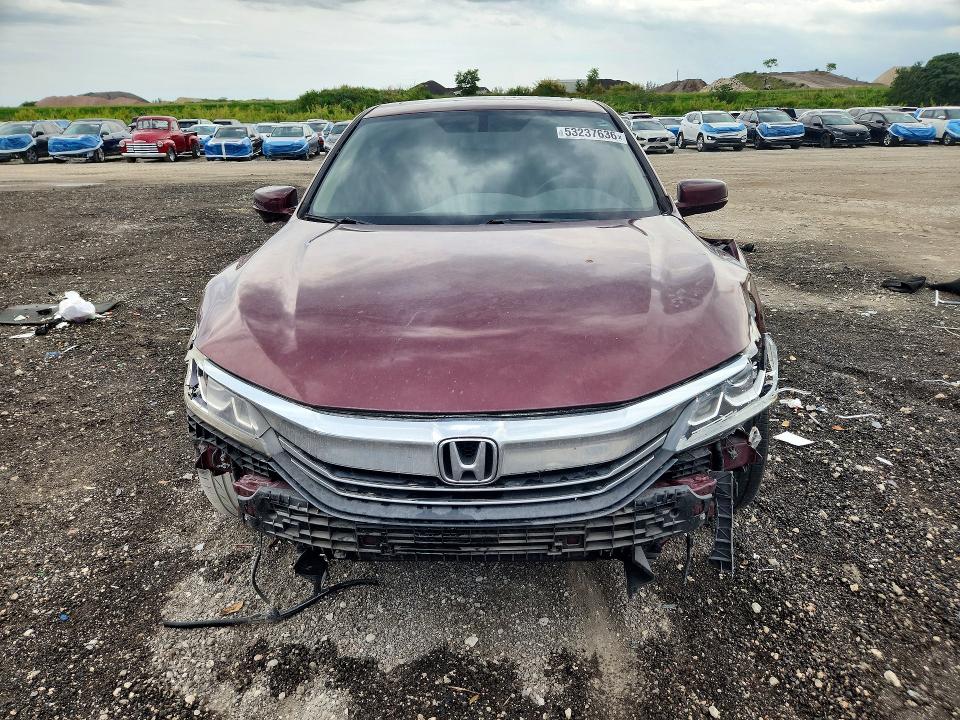 Продажа на аукционе авто 2017 Honda Accord, vin: 1HGCR2F71HA228843, номер лота: 53237636