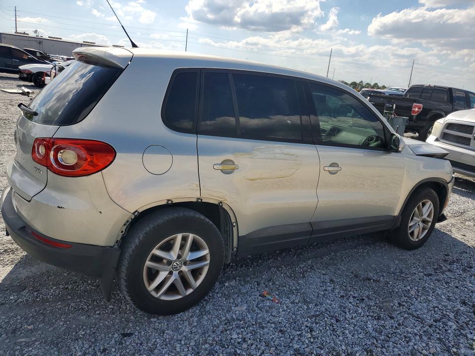 2011 Volkswagen Tiguan მანქანა იყიდება აუქციონზე, vin: WVGAV7AX5BW548727, აუქციონის ნომერი: 52354636