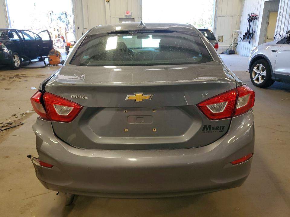Продаж на аукціоні авто 2018 Chevrolet Cruze, vin: 1G1BE5SM6J7204830, номер лоту: 53903866