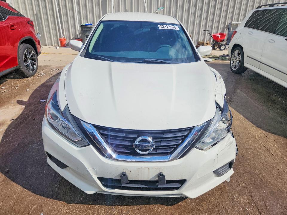 2018 Nissan Altima მანქანა იყიდება აუქციონზე, vin: 1N4AL3AP6JC201738, აუქციონის ნომერი: 52173536