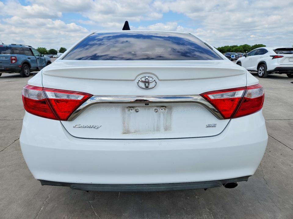 53212476 :رقم المزاد ، 4T1BF1FK8FU008687 vin ، 2015 Toyota Camry مزاد بيع