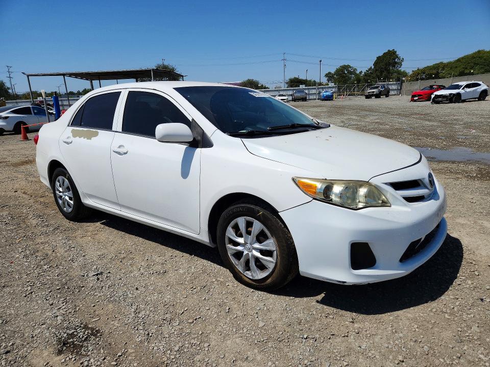 54501476 :رقم المزاد ، 5YFBU4EE8DP091443 vin ، 2013 Toyota Corolla مزاد بيع