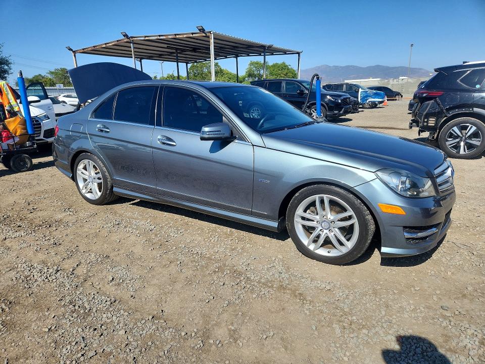 Продажа на аукционе авто 2012 Mercedes-benz C, vin: WDDGF4HB8CR228568, номер лота: 53411606