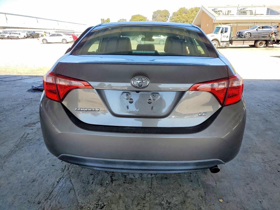 Продажа на аукционе авто 2018 Toyota Corolla, vin: 2T1BURHE0JC044055, номер лота: 53948946