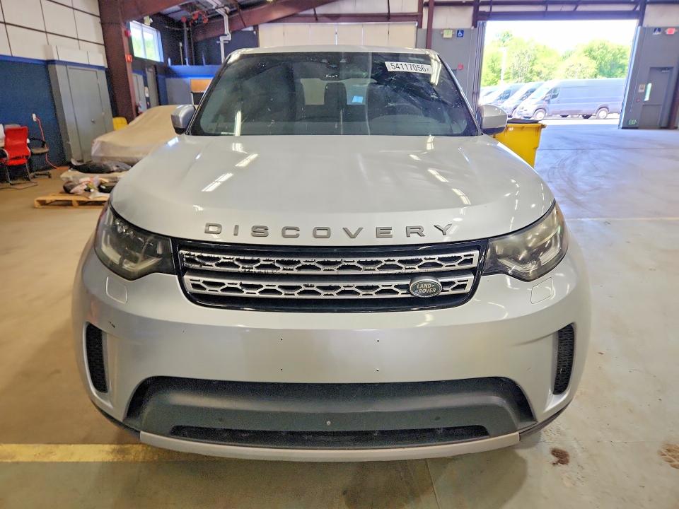 54117056 :رقم المزاد ، SALRRBBKXHA031097 vin ، 2017 Land Rover Discovery مزاد بيع