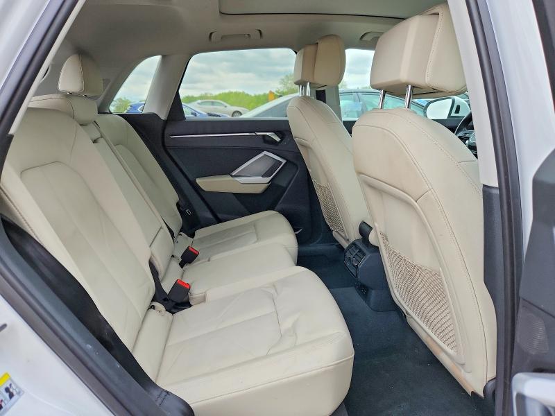 51372666 :رقم المزاد ، WA1EECF3XM1002519 vin ، 2021 Audi Q3 مزاد بيع
