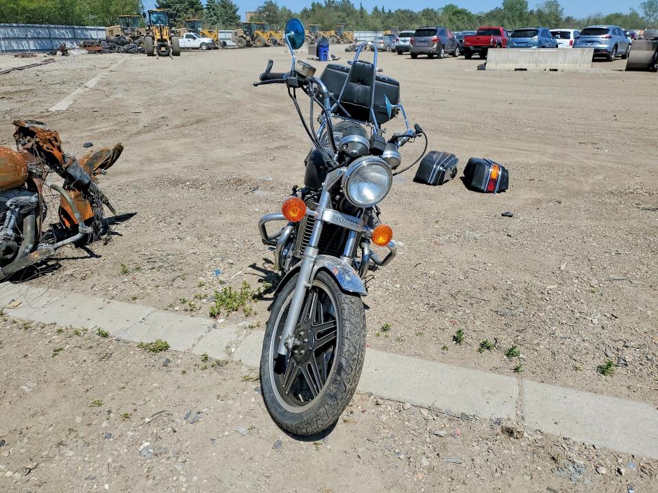 53537496 :رقم المزاد ، JH2PC0105CM304899 vin ، 1982 Honda Cx500 مزاد بيع