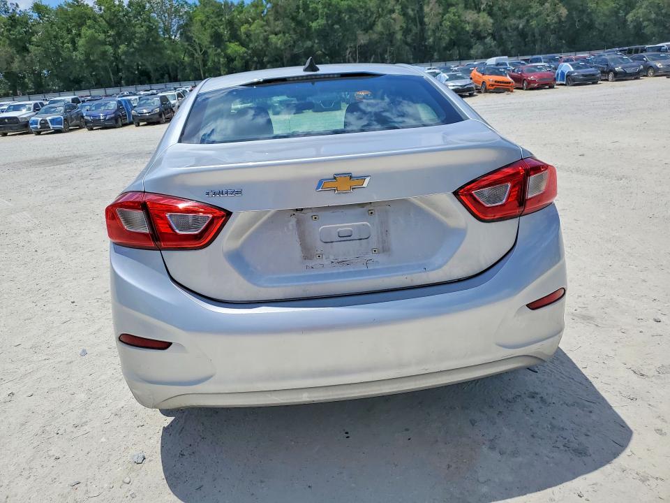 2018 Chevrolet Cruze მანქანა იყიდება აუქციონზე, vin: 1G1BC5SM0J7234847, აუქციონის ნომერი: 52710736