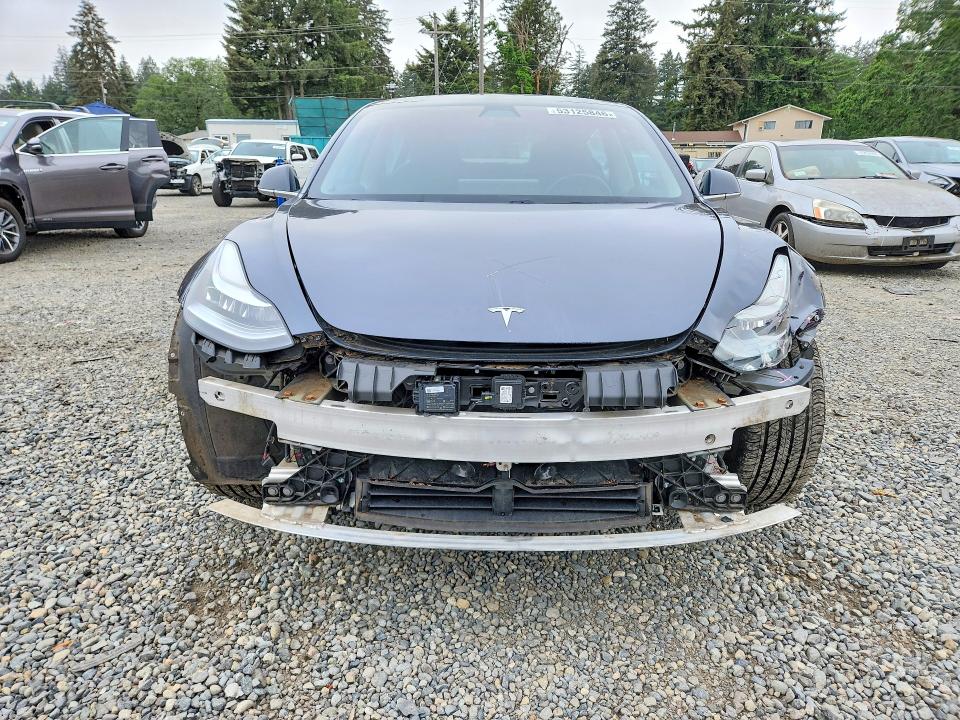 53125846 :رقم المزاد ، 5YJ3E1EA0JF020029 vin ، 2018 Tesla Model 3 مزاد بيع