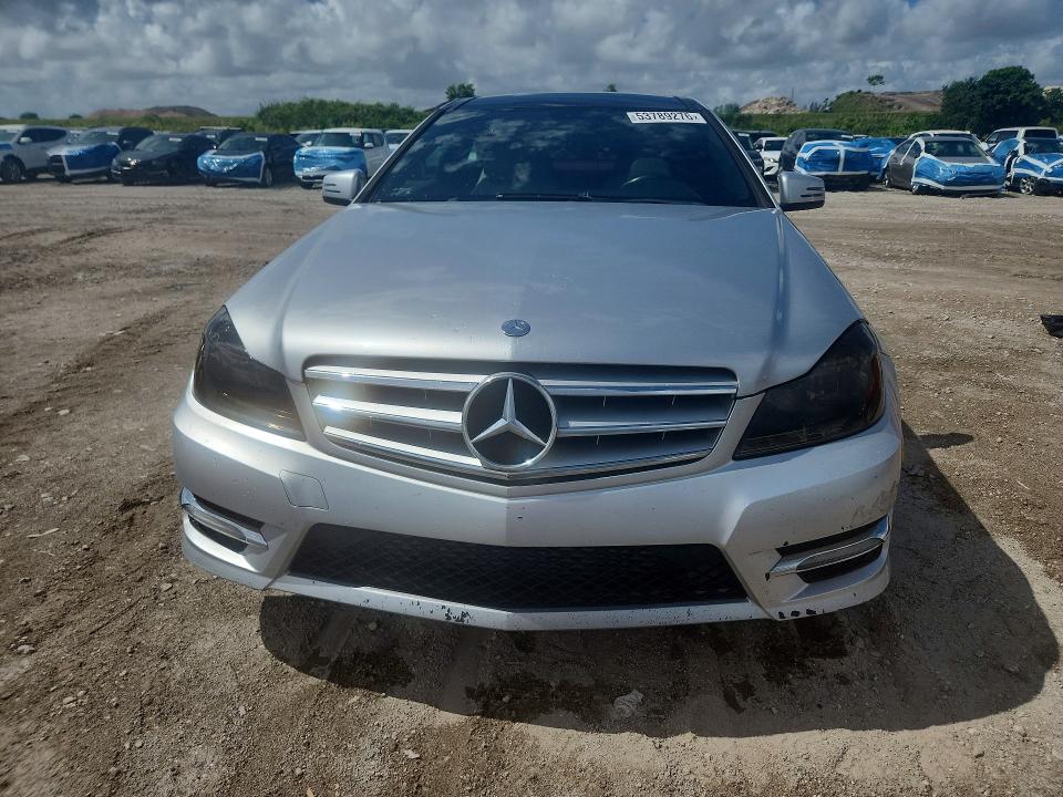 2012 Mercedes-benz C მანქანა იყიდება აუქციონზე, vin: WDDGJ4HB0CF765726, აუქციონის ნომერი: 53789276