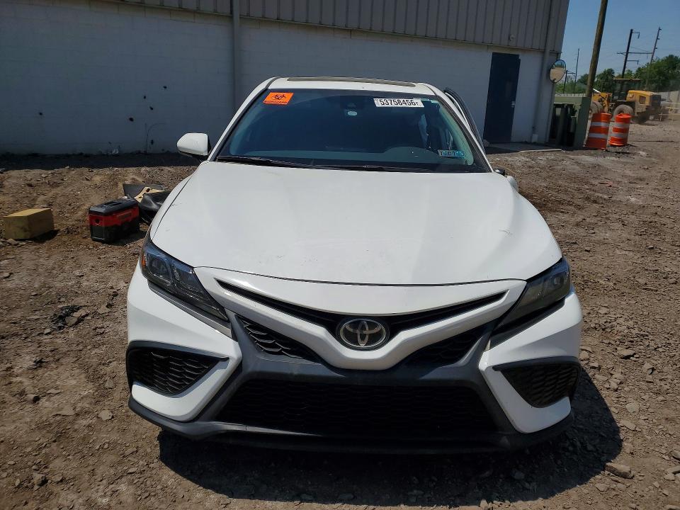 53758456 :رقم المزاد ، 4T1G11AK7NU702569 vin ، 2022 Toyota Camry مزاد بيع