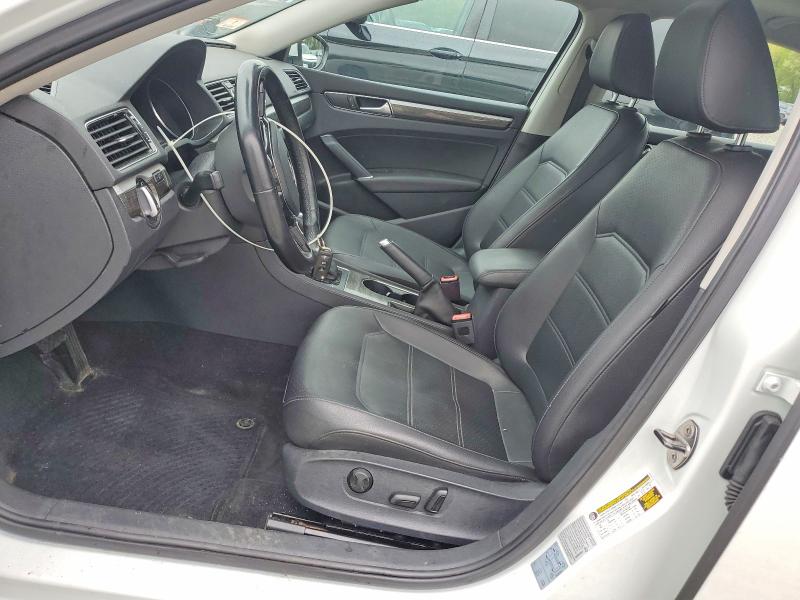 53880066 :رقم المزاد ، 1VWBT7A33HC024172 vin ، 2017 Volkswagen Passat مزاد بيع