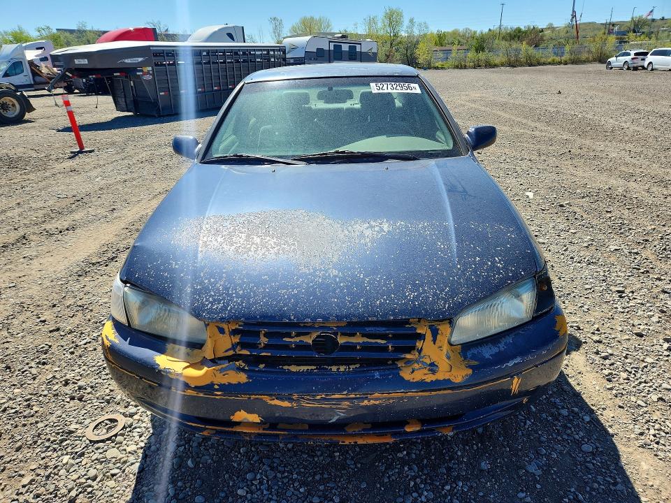 52732956 :رقم المزاد ، 4T1BF22K0XU931663 vin ، 1999 Toyota Camry مزاد بيع