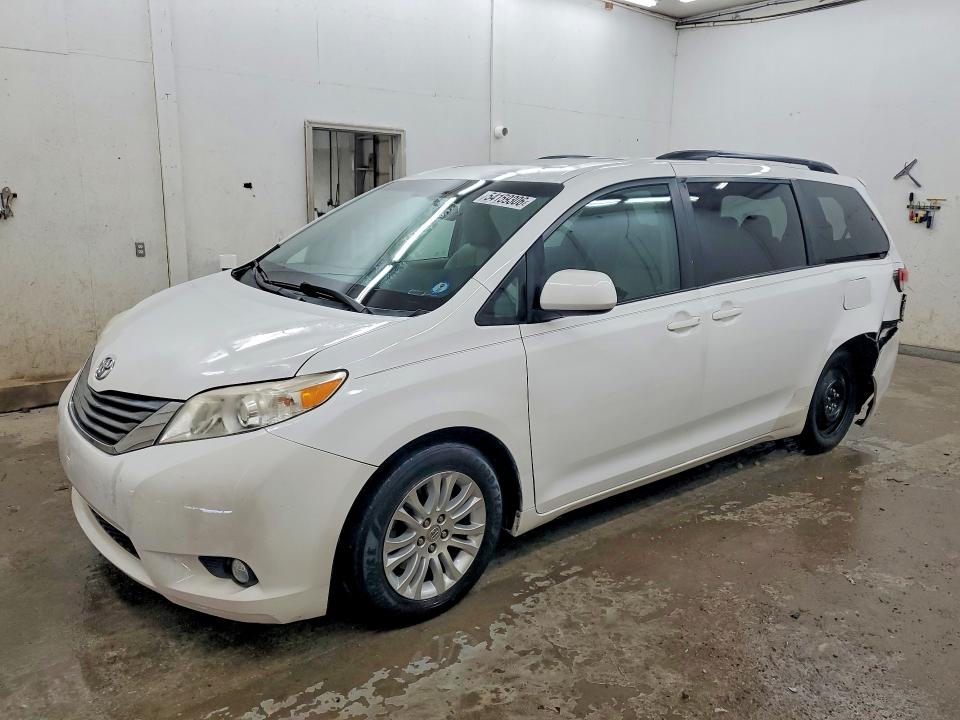Продажа на аукционе авто 2013 Toyota Sienna, vin: 5TDYK3DC9DS404615, номер лота: 54159306