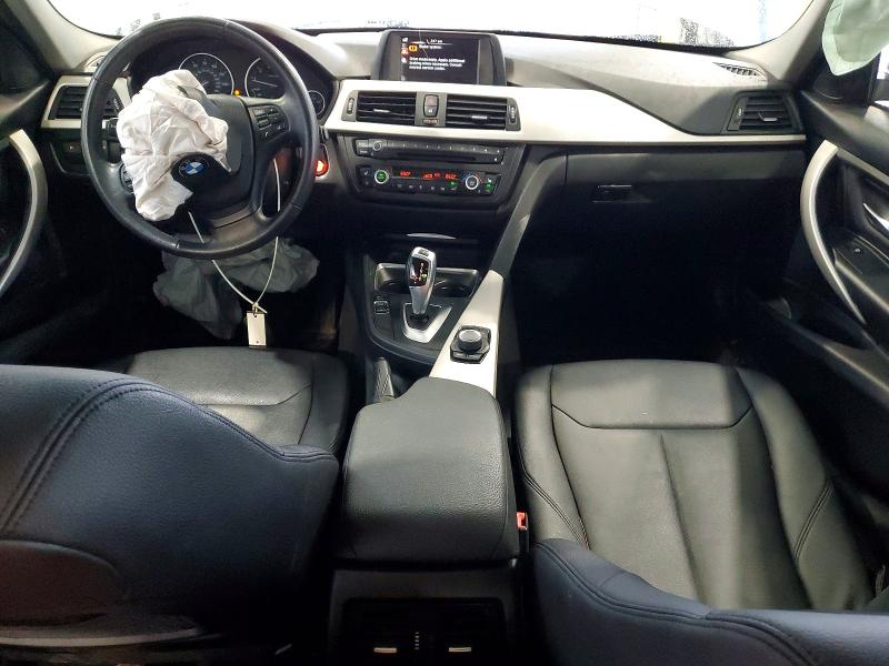 54677916 :رقم المزاد ، WBA3C3G50FNS75092 vin ، 2015 Bmw 320 مزاد بيع