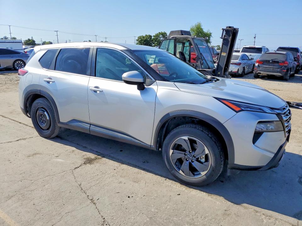 52901336 :رقم المزاد ، JN8BT3BB1SW155807 vin ، 2025 Nissan Rogue مزاد بيع