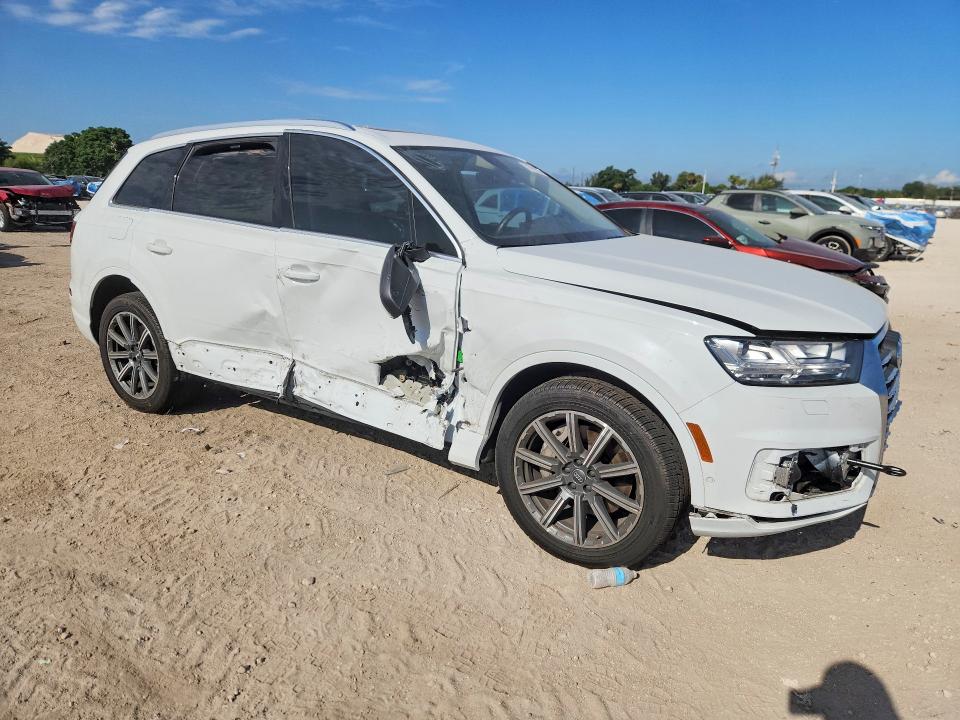 Продаж на аукціоні авто 2019 Audi Q7, vin: WA1LAAF7XKD007239, номер лоту: 51698536