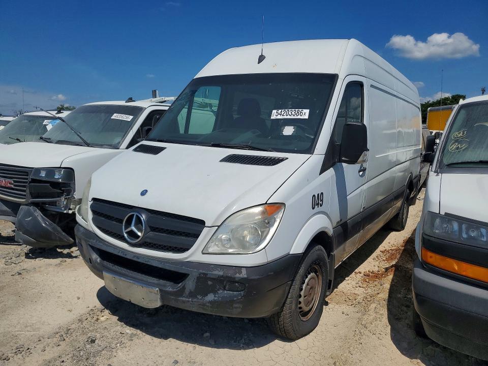 54203386 :رقم المزاد ، WD3PE8CC1D5739921 vin ، 2013 Mercedes Benz Sprinter مزاد بيع