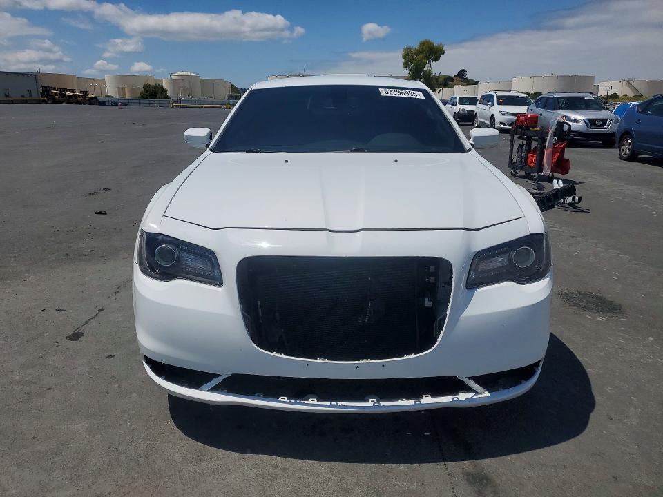 Продаж на аукціоні авто 2019 Chrysler 300, vin: 2C3CCABG4KH697888, номер лоту: 52398996