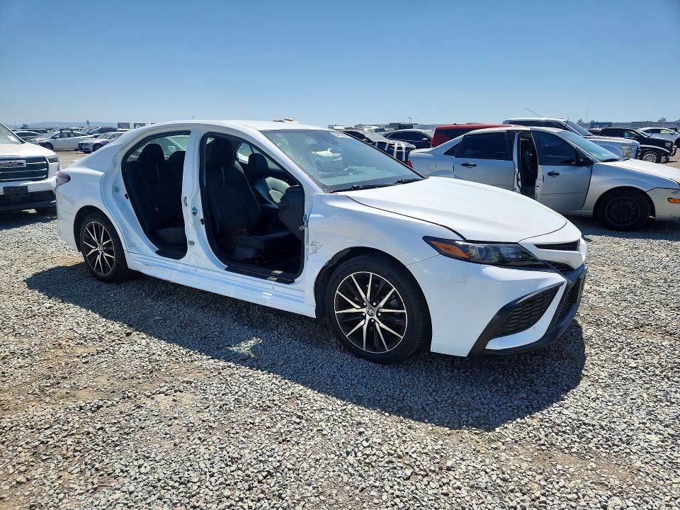 54150666 :رقم المزاد ، 4T1G11AK8MU536903 vin ، 2021 Toyota Camry مزاد بيع