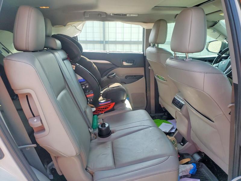 Продажа на аукционе авто 2019 Toyota Highlander, vin: 5TDJZRFH8KS608361, номер лота: 55091316