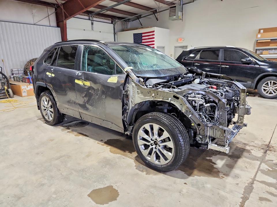 54134716 :رقم المزاد ، 2T3A1RFV3MC173443 vin ، 2021 Toyota Rav4 مزاد بيع