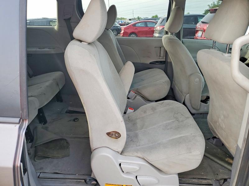 54678636 :رقم المزاد ، 5TDZK3DC4BS108726 vin ، 2011 Toyota Sienna مزاد بيع